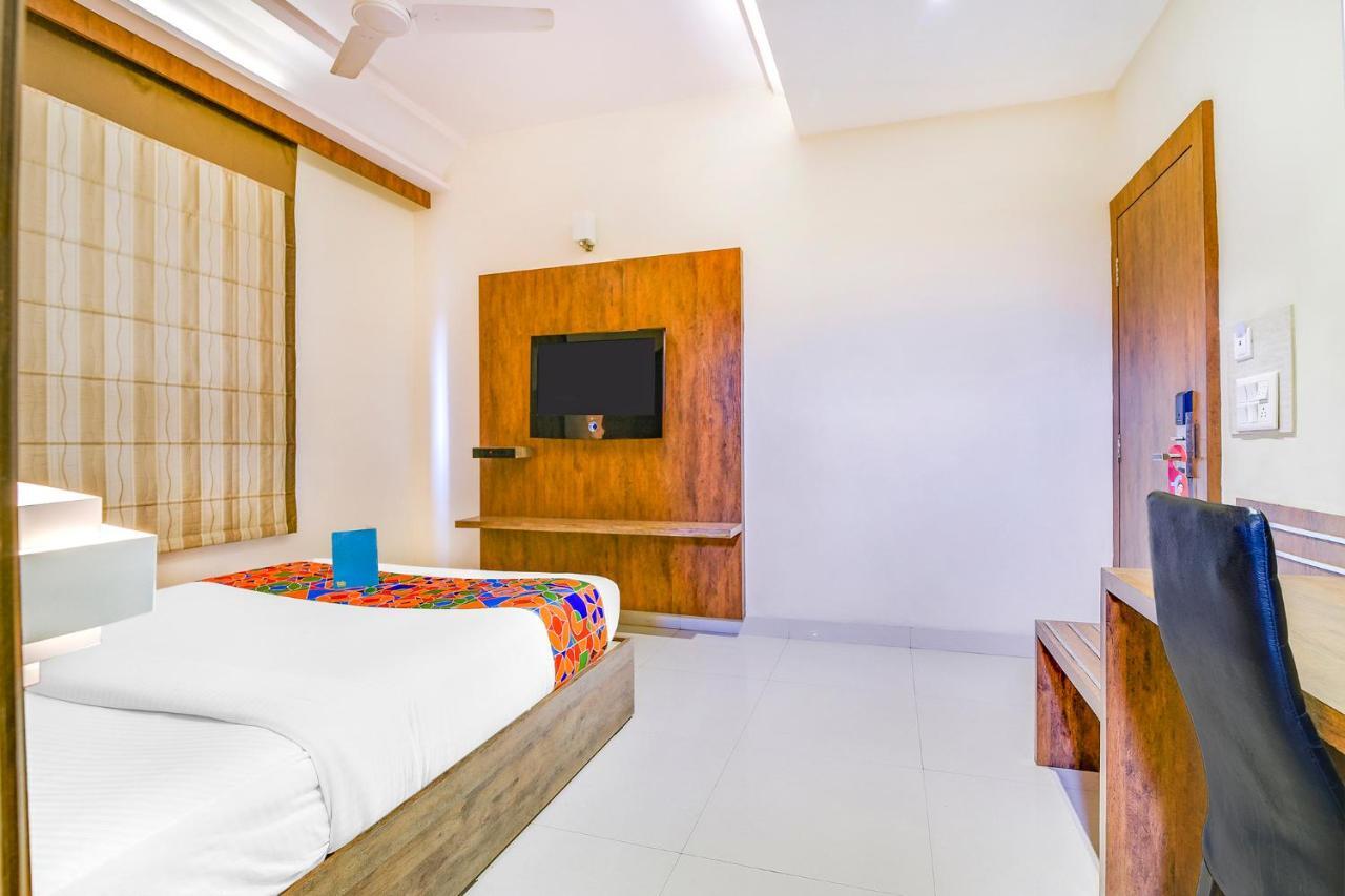 Fabhotel Arastu Nampally Хайдарабад Экстерьер фото