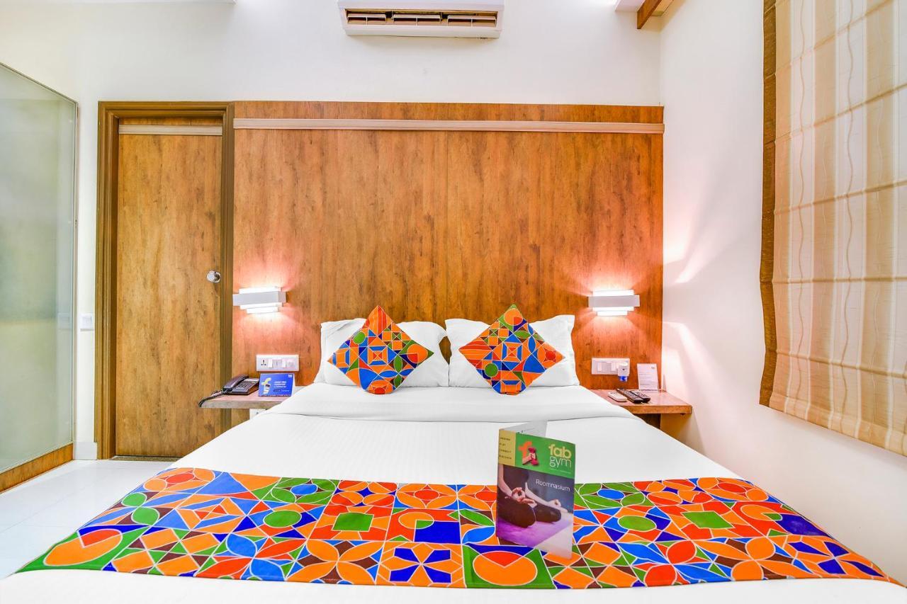 Fabhotel Arastu Nampally Хайдарабад Экстерьер фото